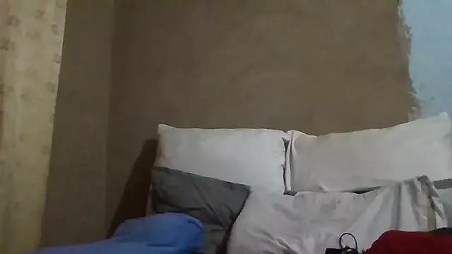 Nicky52 from StripChat is Freechat