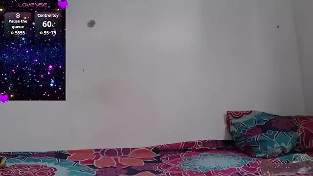 Nikki__uwu from StripChat is Freechat