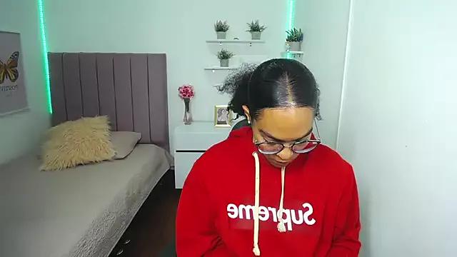 Nina_lovee_ from StripChat is Freechat