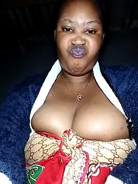 OCEANSQUITERXXX from StripChat is Freechat