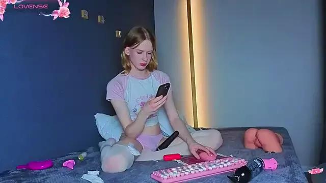 Olivia-Pink from StripChat is Freechat
