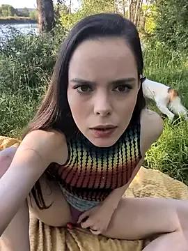 Orianela from StripChat is Freechat