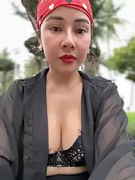 OUTDOOR_QUEEN010 from StripChat is Freechat