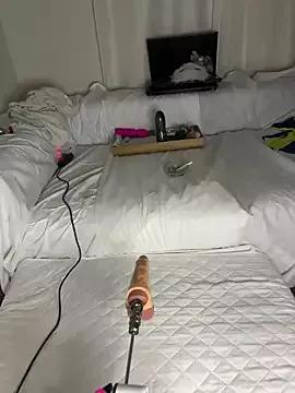 Ozge-SluttyScream69 from StripChat is Freechat