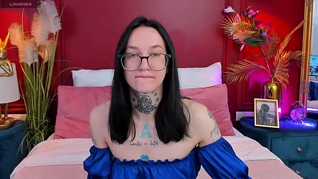 PalmLora from StripChat is Freechat