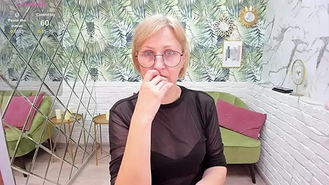 Paris_Cherry from StripChat is Freechat