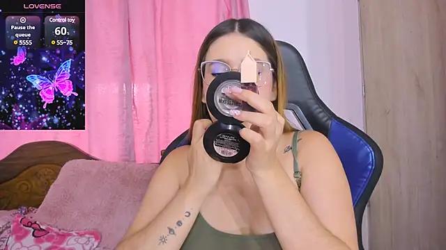 ParisShayk from StripChat is Freechat