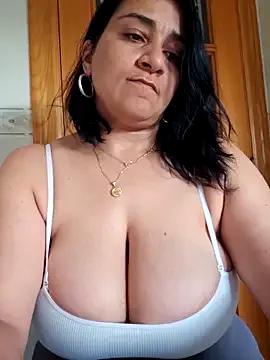 paulinaDiaz1 from StripChat is Freechat