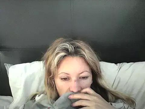 Paulita_x3 from StripChat is Freechat