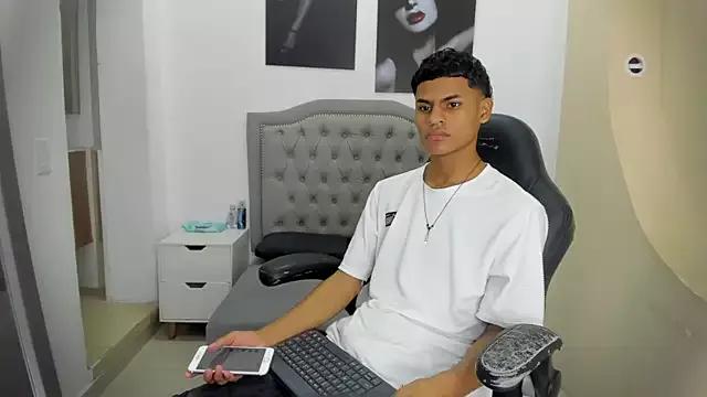 paull_cassidy from StripChat is Freechat