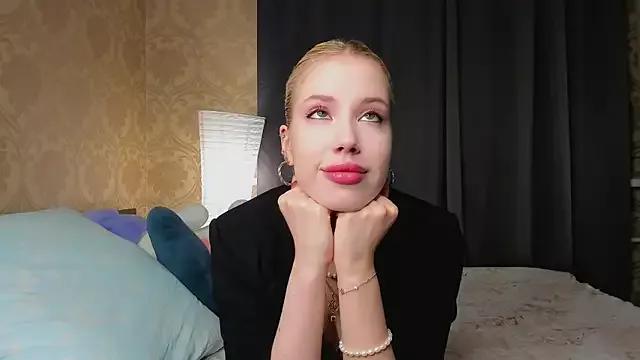 petite_mermaid from StripChat is Freechat