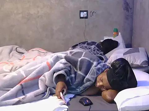 petite_queenx from StripChat is Freechat