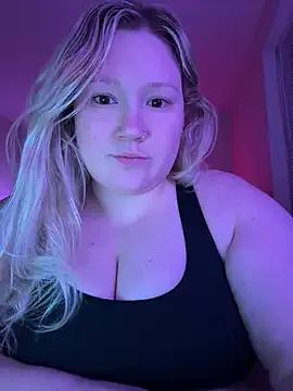 PiggyRose from StripChat is Freechat