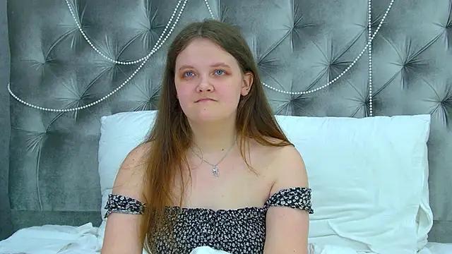 PollyPierre from StripChat is Freechat