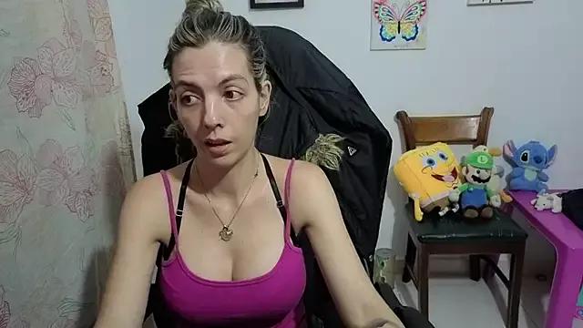 Princezzlove3 from StripChat is Freechat