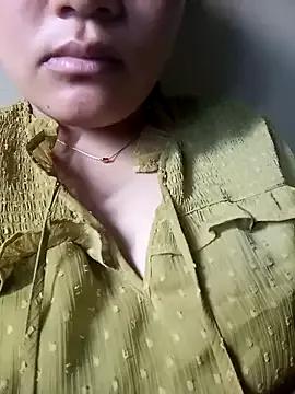 Queen-Rb from StripChat is Freechat