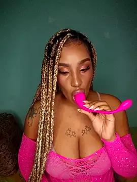 Queen_Amara from StripChat is Freechat