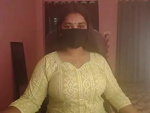 Queen_Jessia from StripChat is Freechat