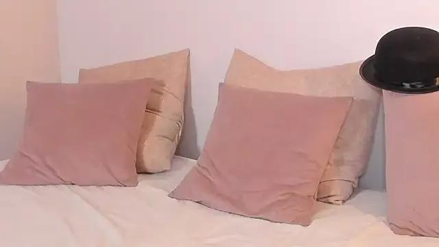 regina_noctixx from StripChat is Freechat
