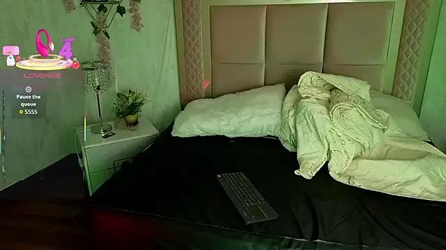 RobinBennett from StripChat is Freechat