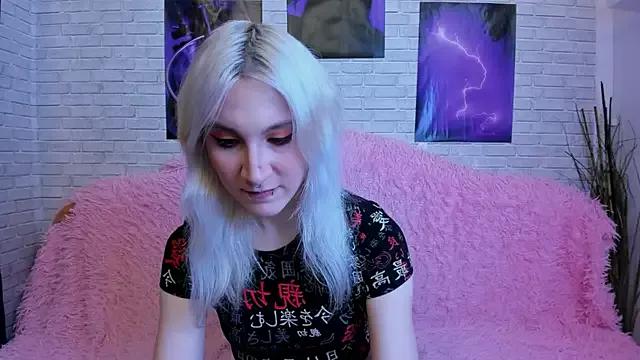 RobinkHelless from StripChat is Freechat