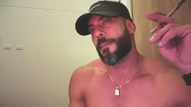 romeolovedark from StripChat is Freechat