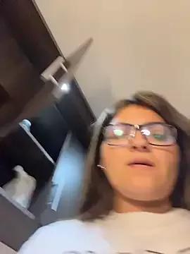 RosaliaVicky from StripChat is Freechat