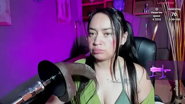 Rosie_jhons from StripChat is Freechat