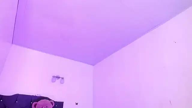 Rossedewitt_ from StripChat is Freechat