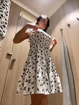 Roxana-Sexy from StripChat is Freechat