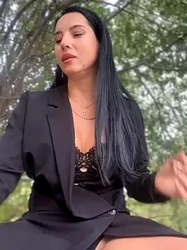 Roxana-Sexy from StripChat is Freechat
