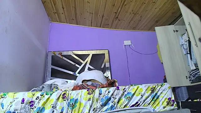 roxana_collins from StripChat is Freechat