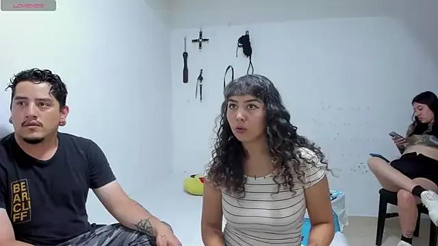 RoxyandAron2 from StripChat is Freechat