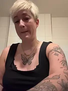 Rozendefotz from StripChat is Freechat