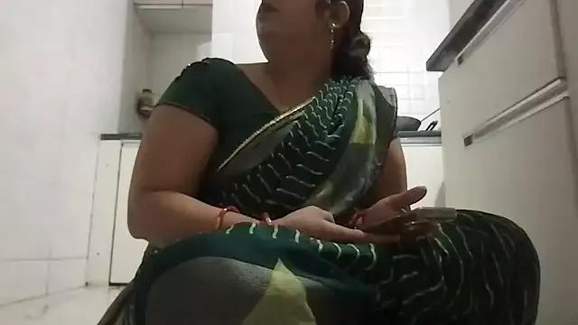 Rubysinghsexy from StripChat is Freechat