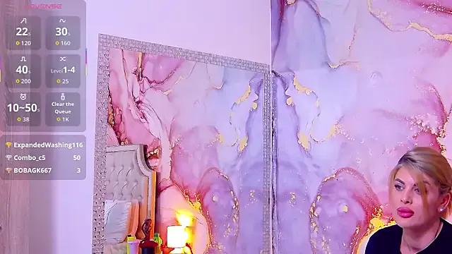 SalmaRroze from StripChat is Freechat