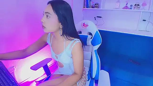 Samantha_Martiness from StripChat is Freechat