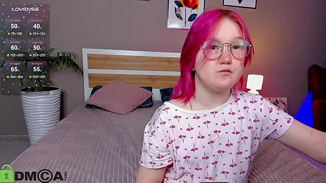 Sara_Robinson from StripChat is Freechat