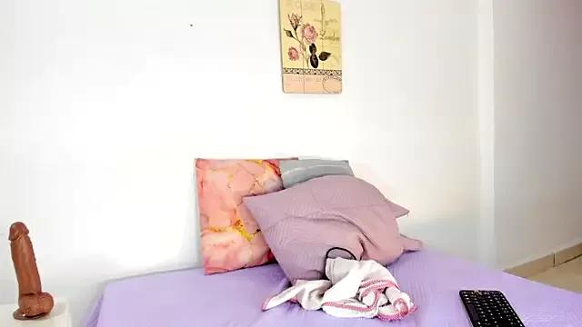 SarabyEbony from StripChat is Freechat