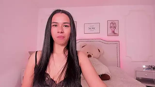 Sarah_ortiz from StripChat is Freechat