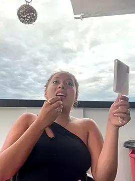Saritaa_Hevanss_ from StripChat is Freechat