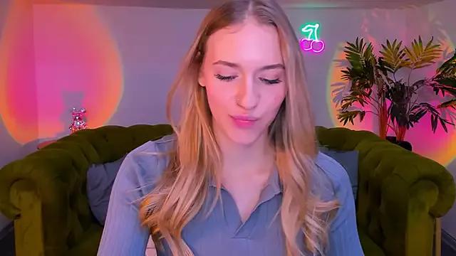 sassy_cutie from StripChat is Freechat