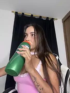 Scarlett05 from StripChat is Freechat