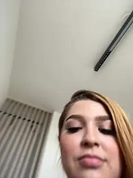 scarlett_deville from StripChat is Freechat