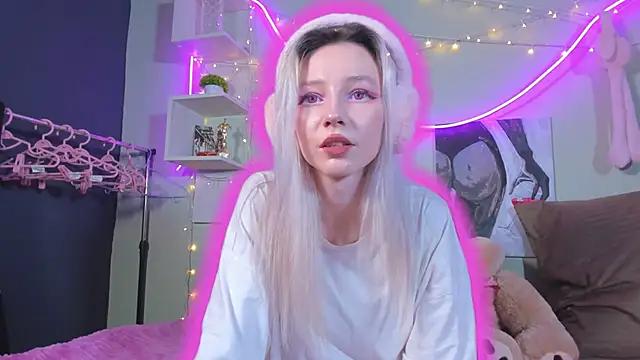 scarlettwell from StripChat is Freechat