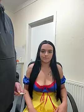 scottishcouple2002 from StripChat is Freechat