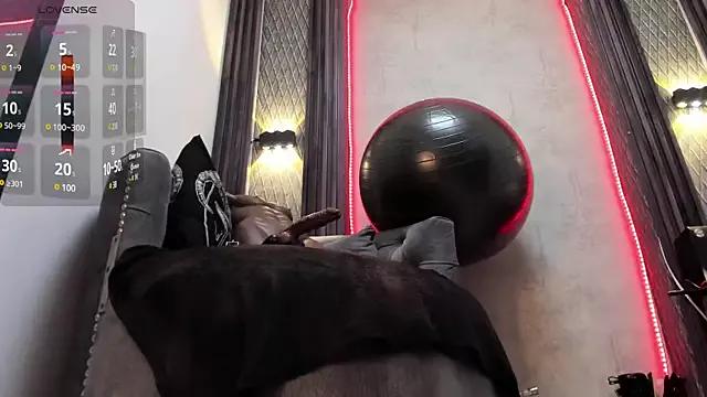 selene_red_ from StripChat is Freechat
