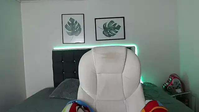 selene_walker_ from StripChat is Freechat