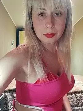 SelinaLovqx from StripChat is Freechat