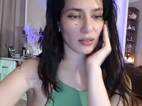 SeraBellee from StripChat is Freechat